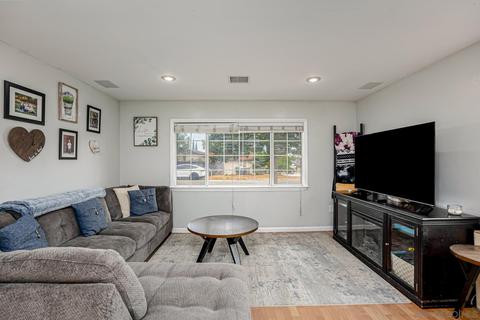 706 Tamara Dr, Escondido, CA 92026 photo 10