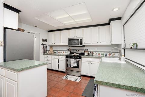 706 Tamara Dr, Escondido, CA 92026 photo 15