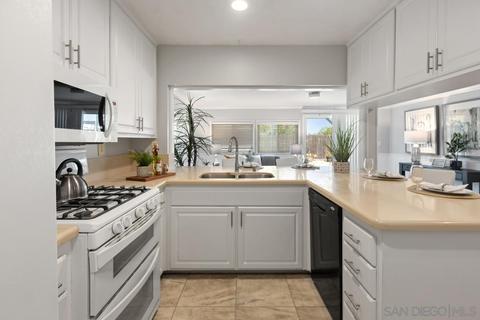 10107 Waynecrest Ln, Santee, CA 92071 photo 8