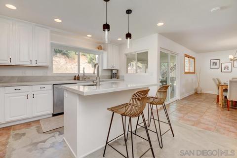 2808 S Barcelona St, Spring Valley, CA 91977 photo 10