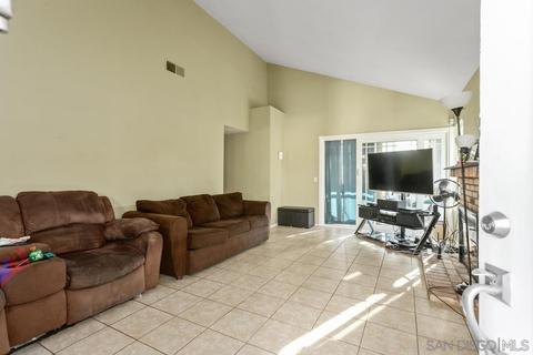 271 Hyacinth Way, Oceanside, CA 92057 photo 4