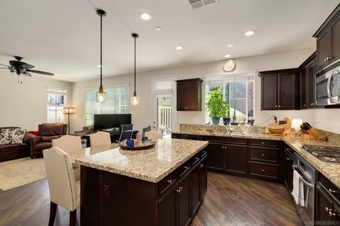 511 Moonlight Dr, San Marcos, CA 92069 photo 9