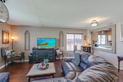 812 Albert Ct, Escondido, CA 92027 photo 2