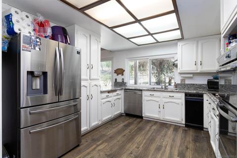 836 Via La Cresta, El Cajon, CA 92021 photo 2