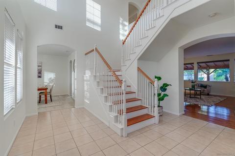 2338 Douglaston Gln, Escondido, CA 92026 photo 9