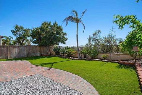 1091 Greenway Rd, Oceanside, CA 92057 photo 2