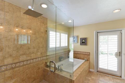 8855 Robin Hood Ln, San Diego, CA 92037 photo 16