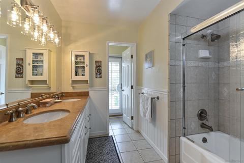 8855 Robin Hood Ln, San Diego, CA 92037 photo 23