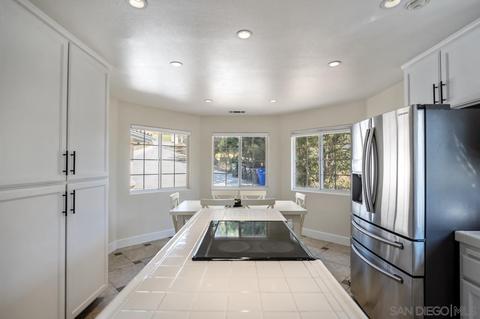 1071 Overbrook Ln, Fallbrook, CA 92028 photo 5