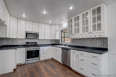 2102 Darby St, Escondido, CA 92025 photo 4