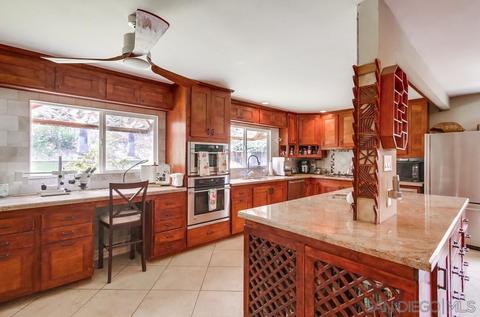 360 Dewane Dr, El Cajon, CA 92020 photo 17