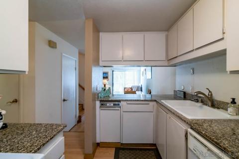 2374 Caringa Way UNIT D, Carlsbad, CA 92009 photo 4