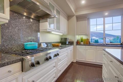 7535 Circulo Sequoia, Carlsbad, CA 92009 photo 6
