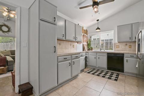 138 Brett Pl, Escondido, CA 92027 photo 8