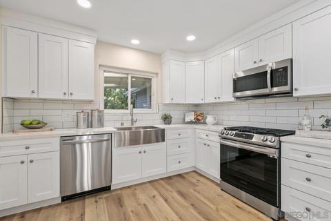 986 Phillips St, Vista, CA 92083 photo 9