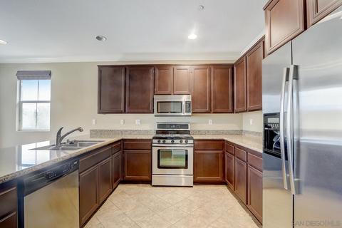10185 Leavesly Trl, Santee, CA 92071 photo 4