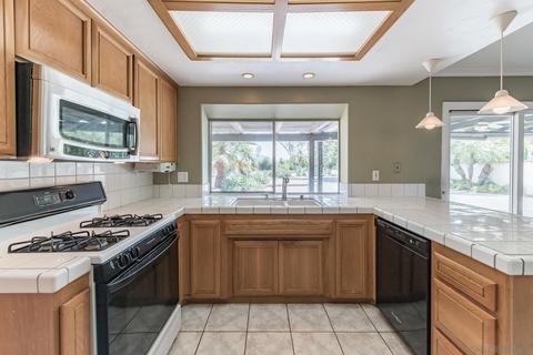 3815 Via Escuda, La Mesa, CA 91941 photo 10