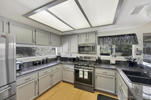 13899 Deanly Ct, Lakeside, CA 92040 photo 4