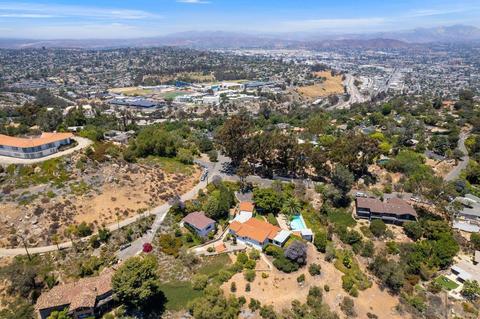 9805 Summit Dr, La Mesa, CA 91941 photo 4