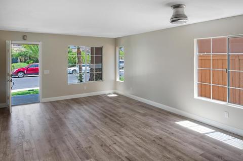 357 Aspen Creek Way, Oceanside, CA 92057 photo 7