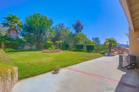 1696 Marbella Dr, Vista, CA 92081 photo 23