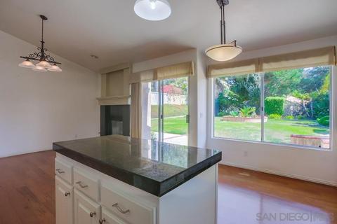 1696 Marbella Dr, Vista, CA 92081 photo 13