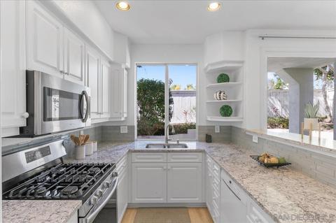 606 Sweet Pea Pl, Encinitas, CA 92024 photo 10