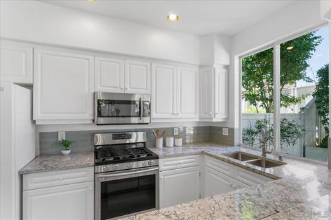 606 Sweet Pea Pl, Encinitas, CA 92024 photo 13