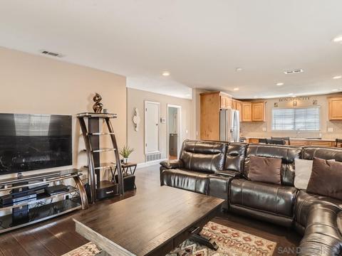 1324 Portola Ave, Spring Valley, CA 91977 photo 3
