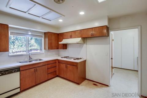 8109 Vista Dr, La Mesa, CA 91941 photo 13