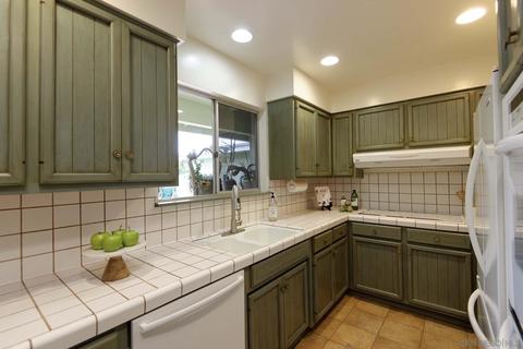 6492 Avenida Manana, La Jolla, CA 92037 photo 11