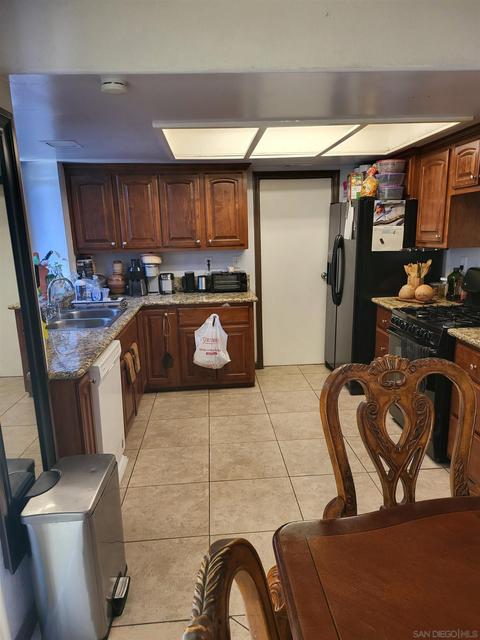 9849 Linden Ave, Bloomington, CA 92316 photo 6
