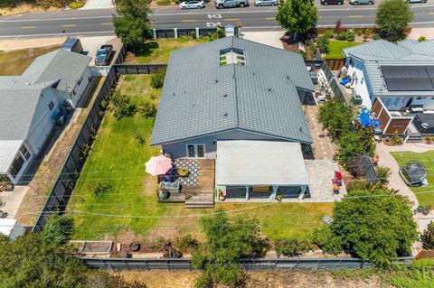806 Cypress Dr, Vista, CA 92084 photo 3
