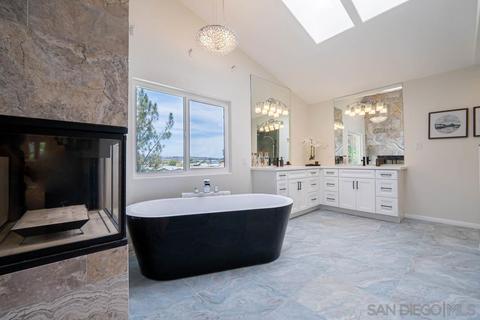 5153 Via Mindanao, Oceanside, CA 92057 photo 3