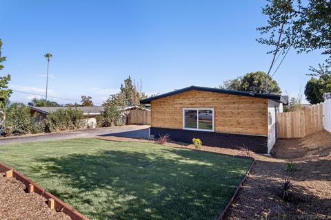 724 W College St, Fallbrook, CA 92028 photo 3