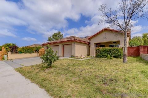 3904 Arista Way, Oceanside, CA 92058 photo 2