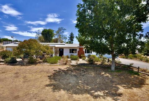 112 Penn St, Ramona, CA 92065 photo 3