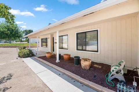 1850 Donalor Dr, Escondido, CA 92027 photo 3