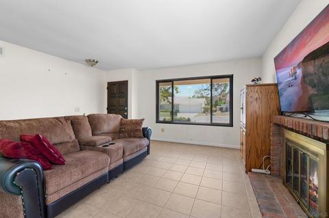 1850 Donalor Dr, Escondido, CA 92027 photo 4