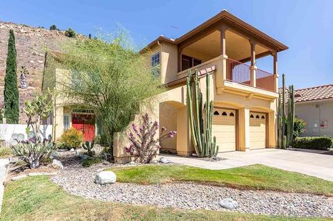 2477 Fallbrook Pl, Escondido, CA 92027 photo 2