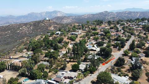 421 La Cresta Heights Rd, El Cajon, CA 92021 photo 2