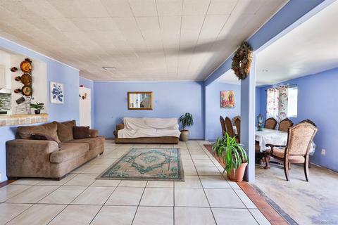 749 Camellia St, Escondido, CA 92027 photo 6