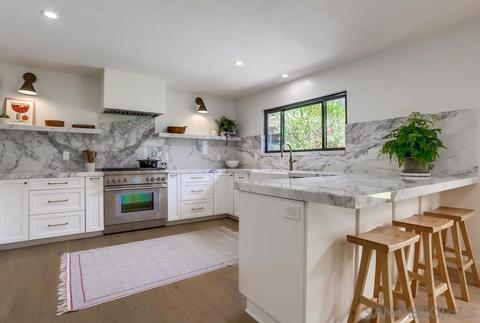 5453 Thunderbird Ln, La Jolla, CA 92037 photo 1