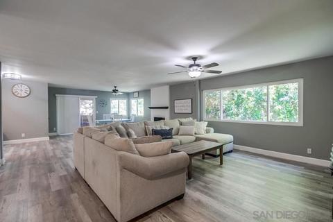 8960 Greenview Pl, Spring Valley, CA 91977 photo 5