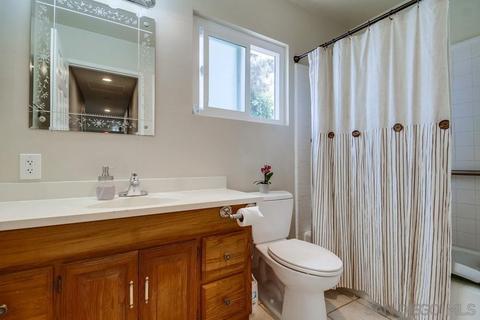 8960 Greenview Pl, Spring Valley, CA 91977 photo 16