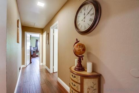 10570 Meadow Glen Way E, Escondido, CA 92026 photo 33