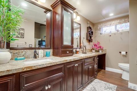 10570 Meadow Glen Way E, Escondido, CA 92026 photo 31