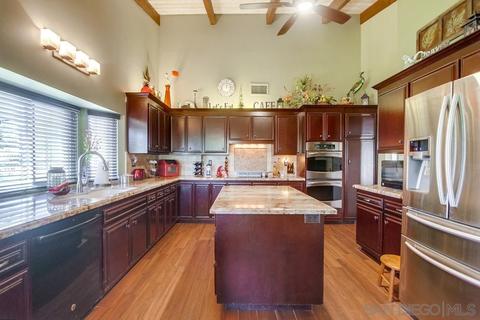 10570 Meadow Glen Way E, Escondido, CA 92026 photo 2