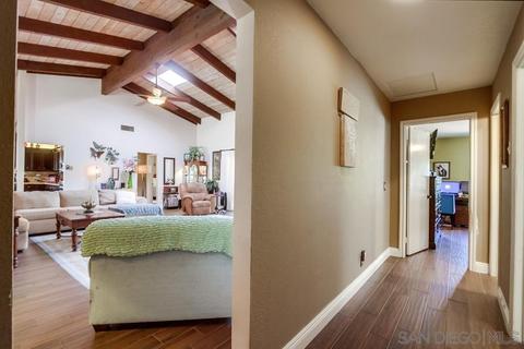 10570 Meadow Glen Way E, Escondido, CA 92026 photo 32