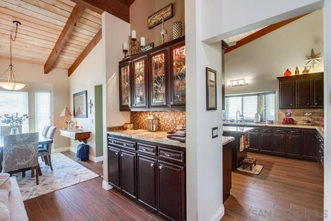 10570 Meadow Glen Way E, Escondido, CA 92026 photo 16